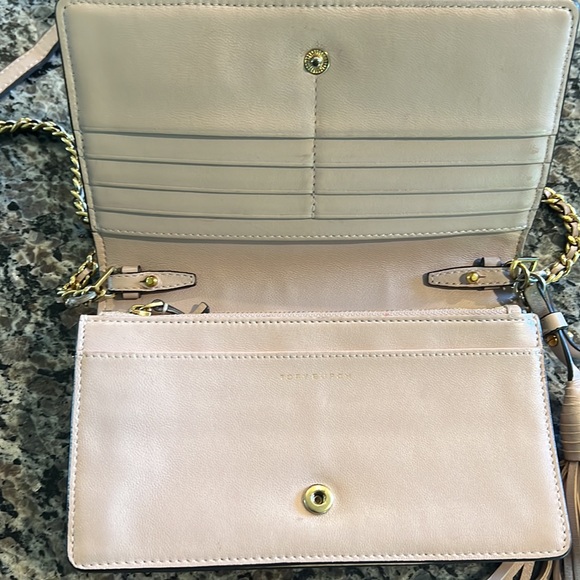 Tory Burch Blush Quilted Leather & Chain Crossbody - Picture 8 of 16